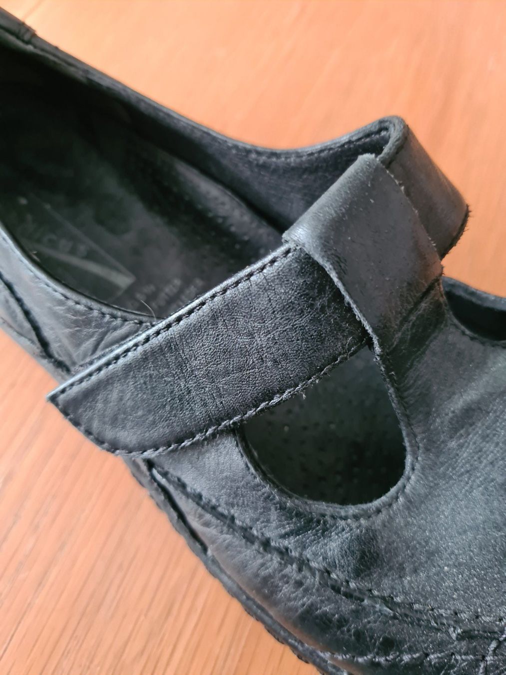 Scarpe da donna: schwarze Sandale Grösse 38.5 – Usato da Olten venduto da chaas21 2