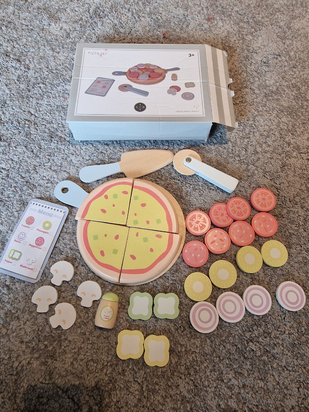 Jouets: STOY Kinderspielzeug - Pizza Set – D'occasion à Basel par chingson