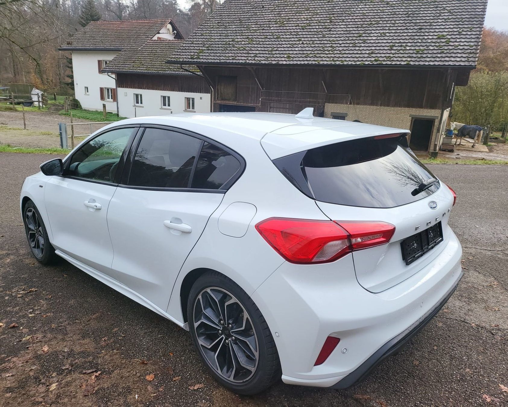 Ford Autos: 2019 Ford Focus 1.0 ST-Line – Gebraucht aus Estavayer-le-Lac von Pwele 2