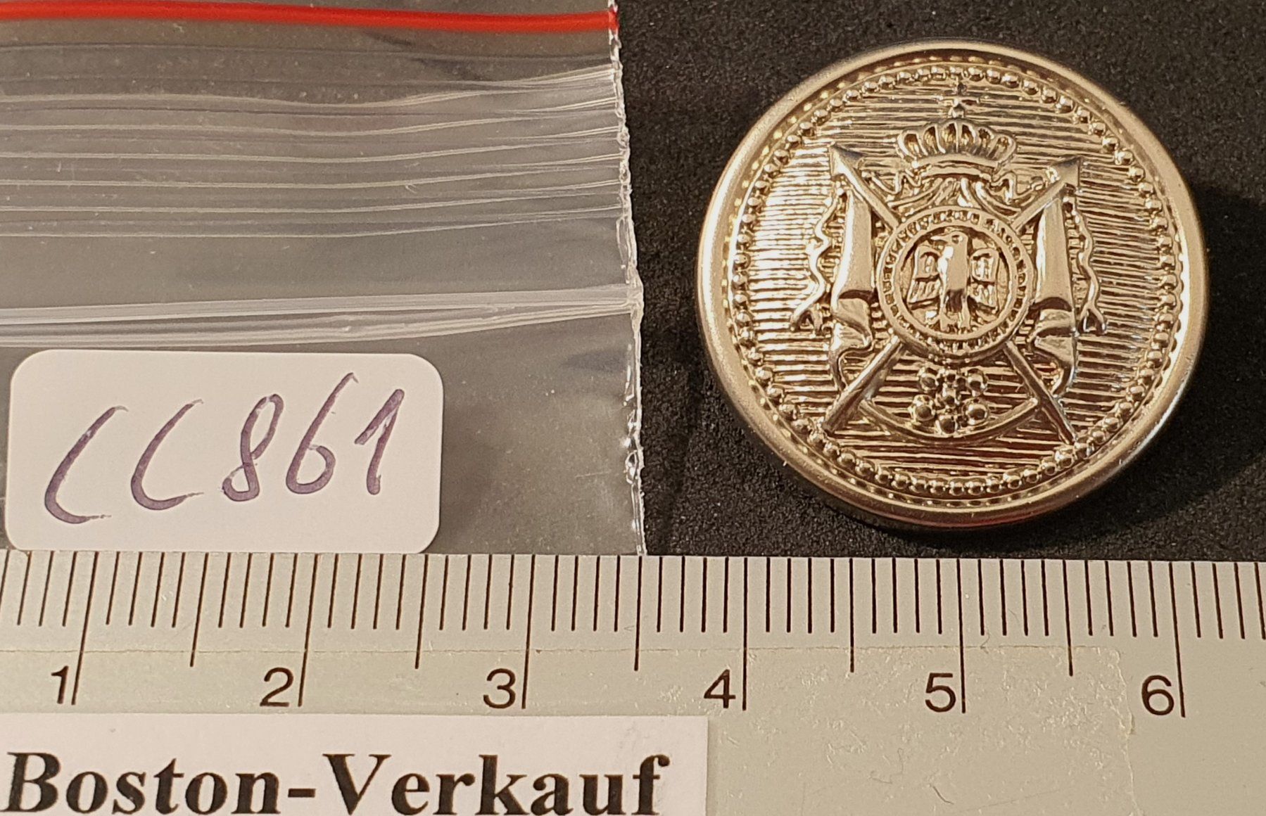 Placchette & Badge: CC861 - Knopf mit Wappen Adler Speer Krone – Usato da Reinach BL venduto da Boston-Verkauf 2