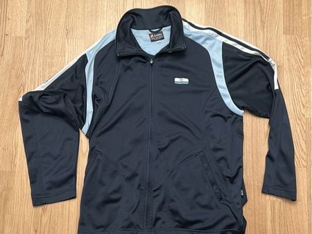 Sportliche Trainingsjacke, Grösse XXL ideal für den Frühling