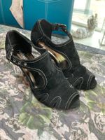 Strassbesetzter Neuwertiger Highheel Pumps