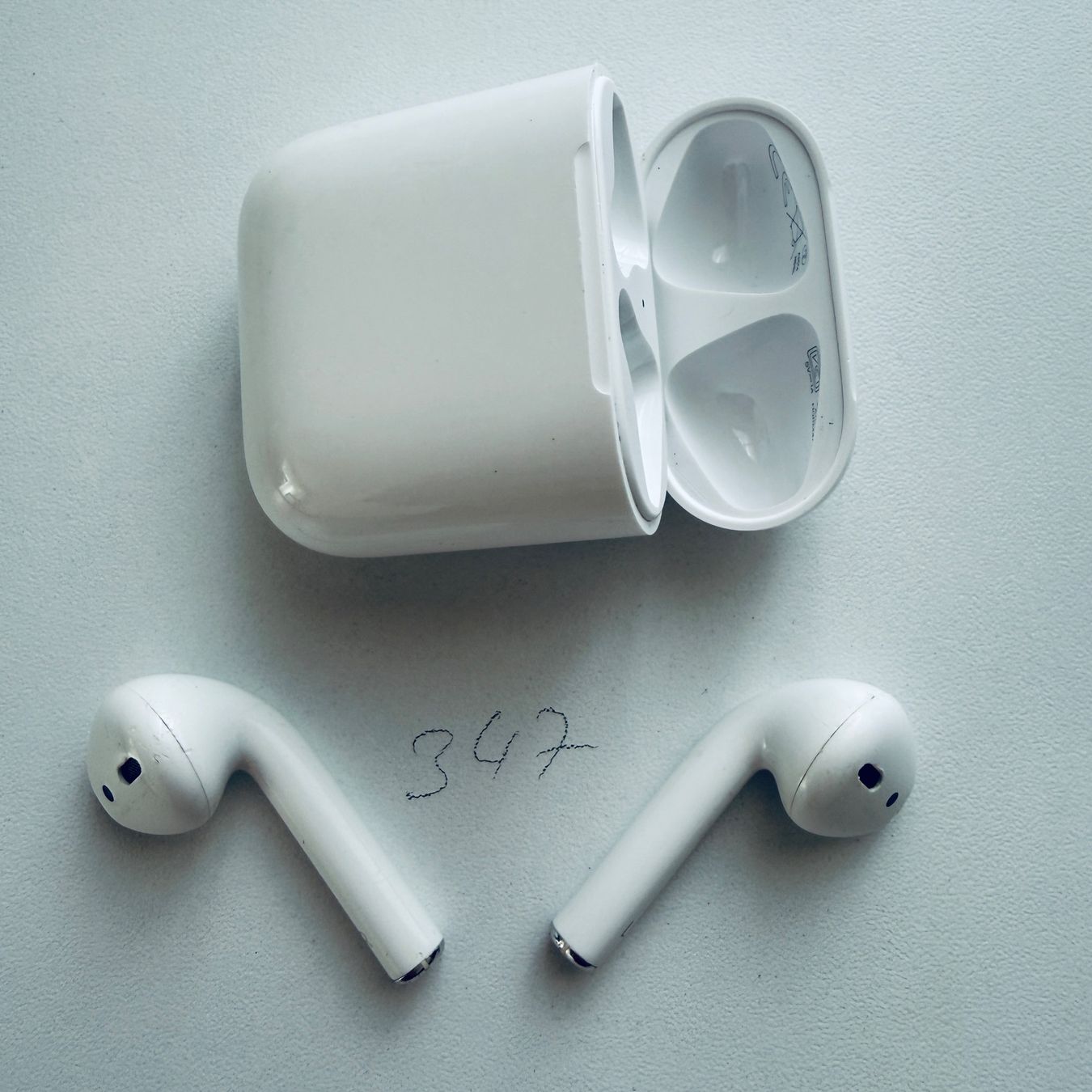 Apple Kopfhörer: Original Apple AirPods 2 Gen. Wireless Kopfhörer & Case – Gebraucht aus Basel von MY.AIRPODS.SHOP 4