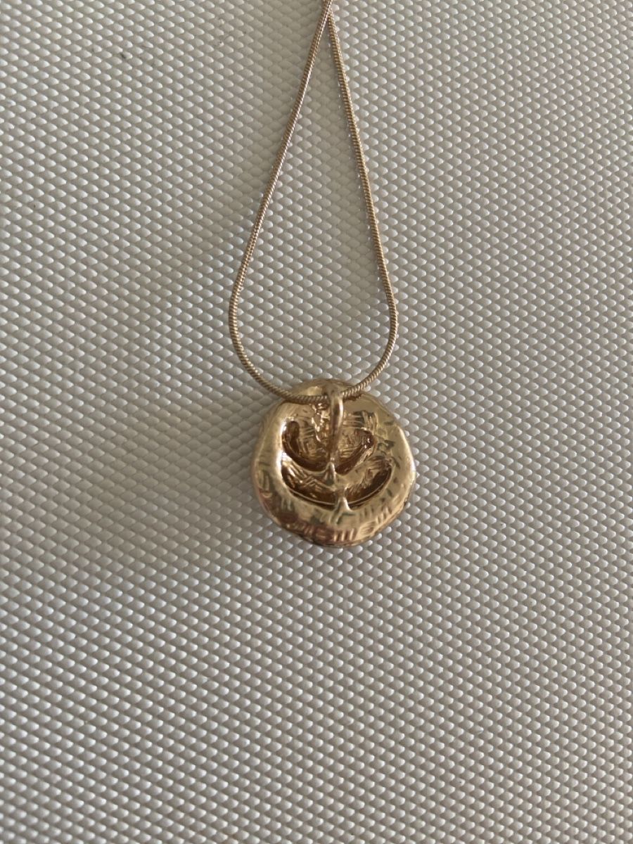 Catenine: Collier design or, pendentif abstrait, parfait état – Nuovo (secondo la descrizione) da Cortaillod venduto da Ava1725 2