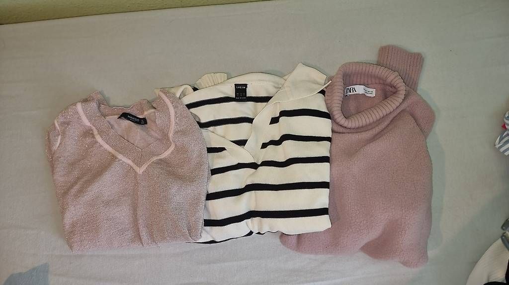 Lotti di vestiti: Pullover paket gr S – Usato da Zürich venduto da Ralaualiyas