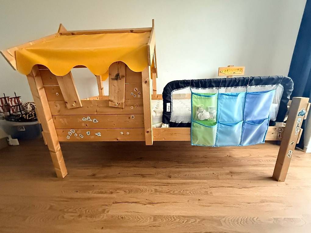 Letti: Kinderbett mit Baumhausverdeck – Usato da Biberist venduto da Sassol 1