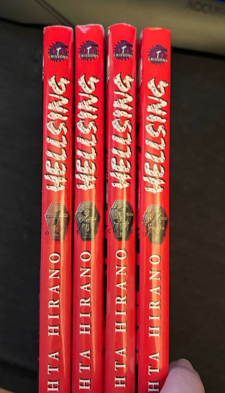 Comics: Hellsing manga volume 1 à 4 – Gebraucht aus Mont-sur-Lausanne von Slushymana 1