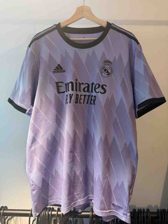Real Madrid Trikot lila/schwarz Grösse XL
