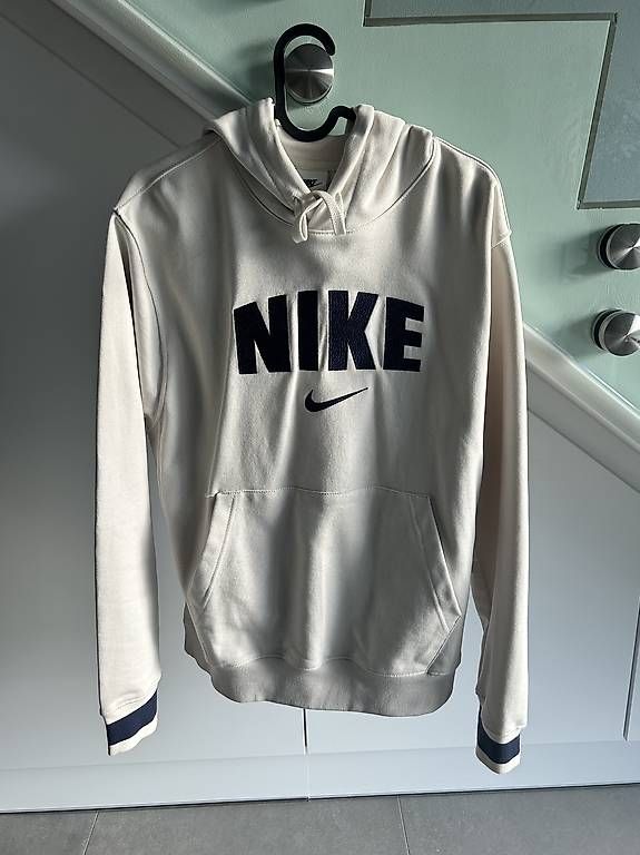 Pullover & Sweatshirts: Nike Hoodie  – Gebraucht aus Detligen von cel_h8kg