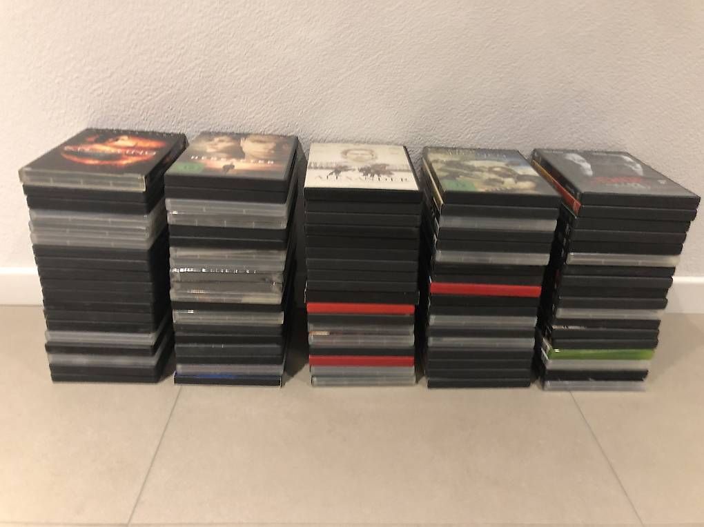 Tutti i DVDs: DVDs und Blu Ray Disks – Usato da Pfäffikon SZ venduto da Roccobeiricardo