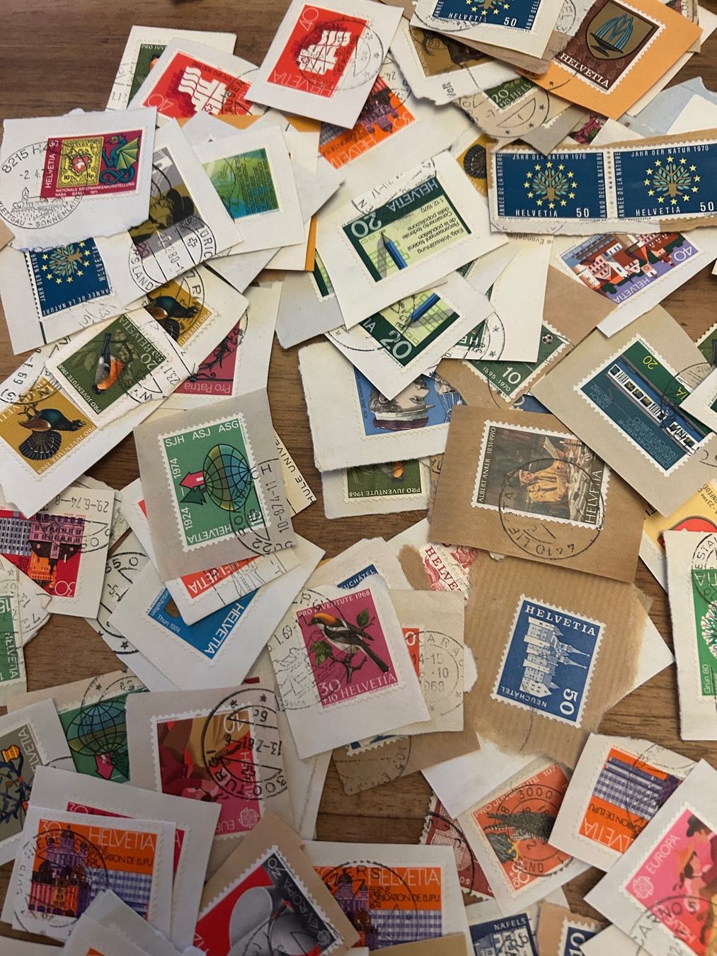 Tutti i francobolli: Schweizer Briefmarken zum Abnehmen – Usato da Unterentfelden venduto da goodproducts 5