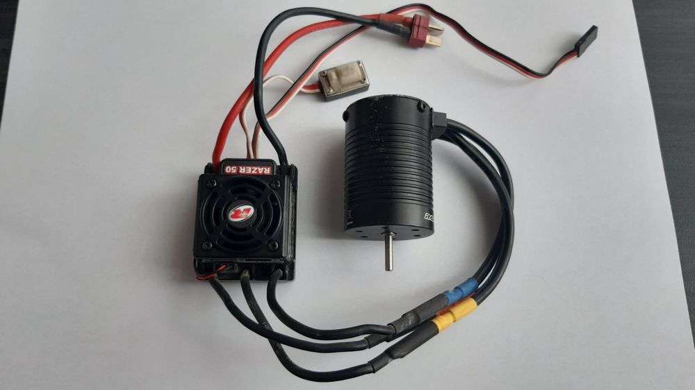 Moteur Brushless Robitronic Razer Eight 150A + Moteur 4274 2200KV - Combo Pour Voiture RC 1/8 - Étanche