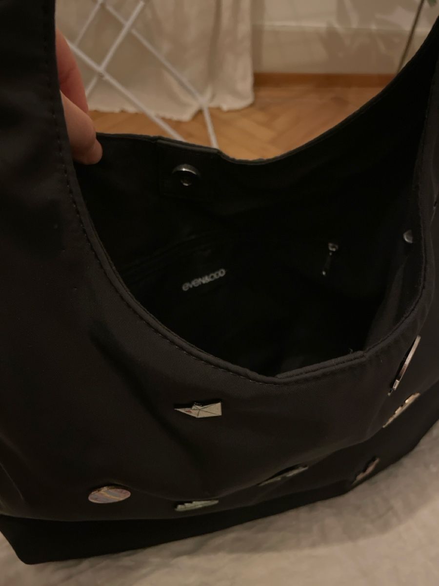 Borse da donna: Schwarze Even&Odd Tasche mit Anstecker, nie gebraucht – Usato da Solothurn venduto da kun_b2jw 2