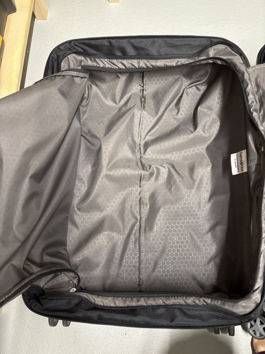 Samsonite Reisekoffer: Samsonite Suitcase Hard Shell – Gebraucht aus Zürich von kam_ysh2 2