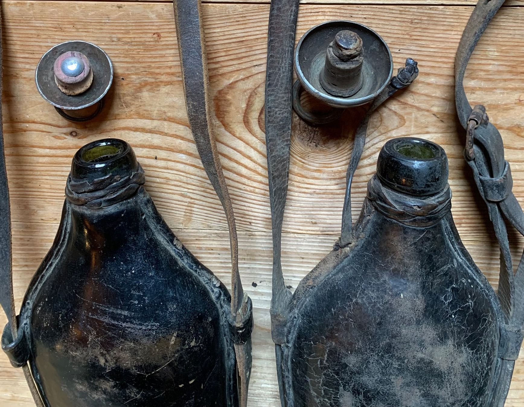 Equipement & pcs de rechange: 2 alte Feldflaschen der CH Armee – D'occasion à Goldingen par Bergler012 3