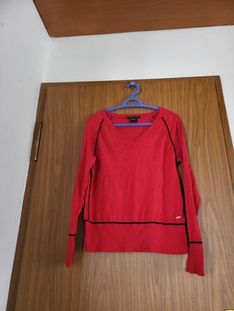 Pull rouge Armani Exchange Taille L, parfait pour l'automne!