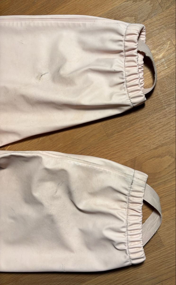 Pantalons: Regenhose Grösse 98 pink – D'occasion à Pfäffikon ZH par Salibandy 1