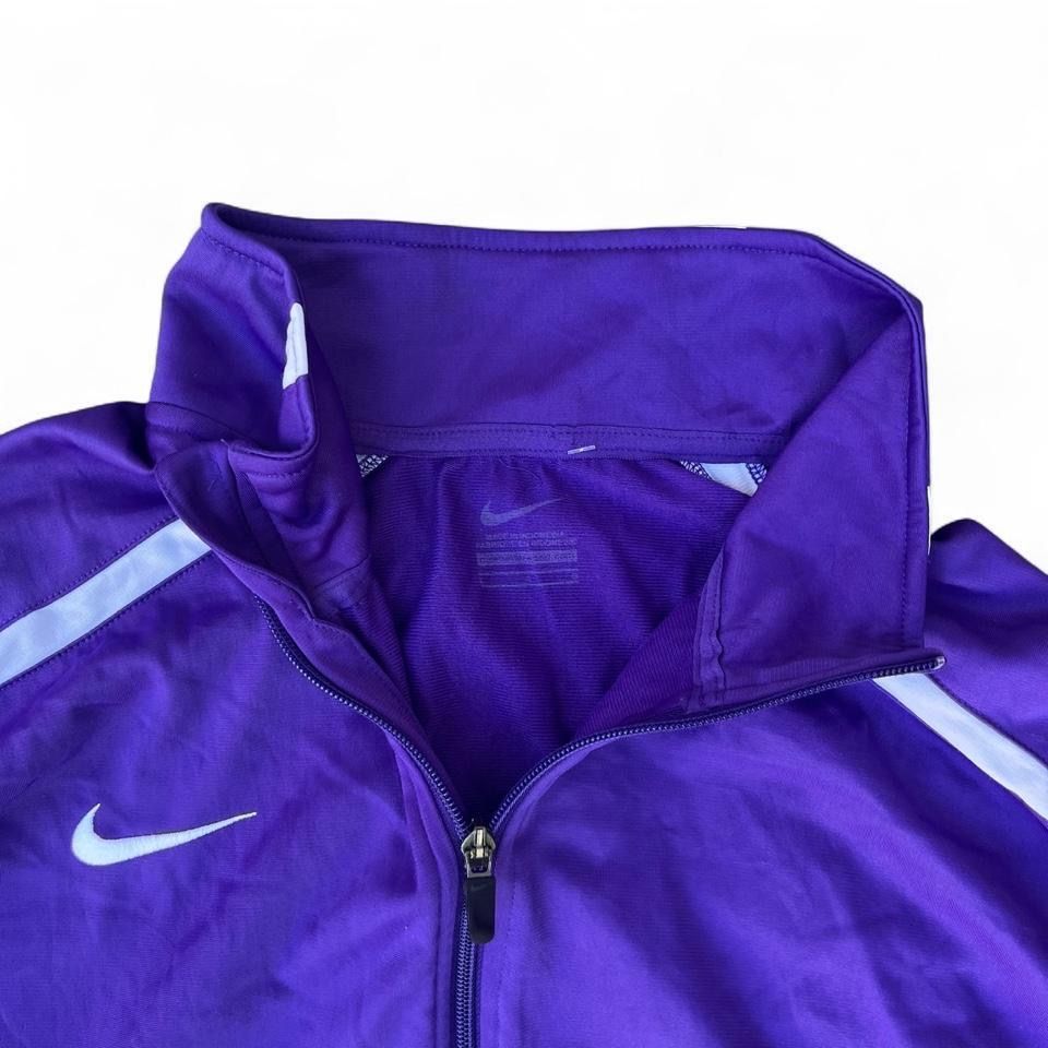 Nike Giacche: Nike Tracksuit Jacke Violett – Usato da Riehen venduto da RESTREET 2