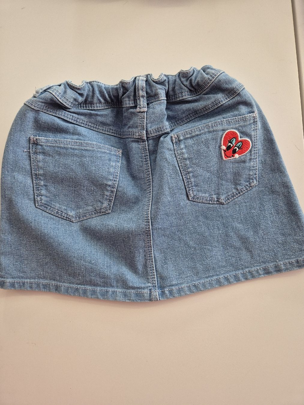 C&A Vestiti & Gonne: Süsser Jeansrock Gr. 104 – Usato da Wichtrach venduto da kne_62tl 1