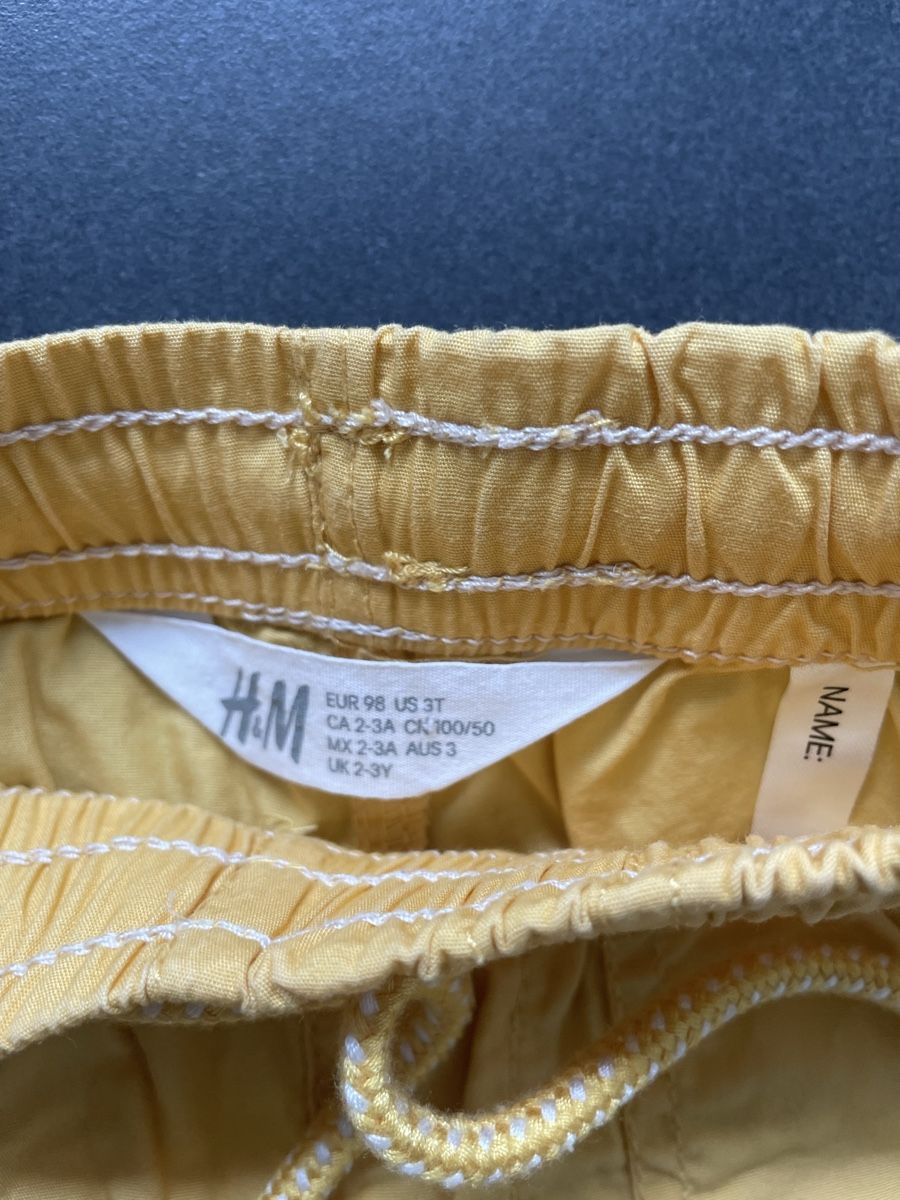 H&M Pantalons: Shorts Gr. 98 H&M – D'occasion à Aesch ZH par lawas 1