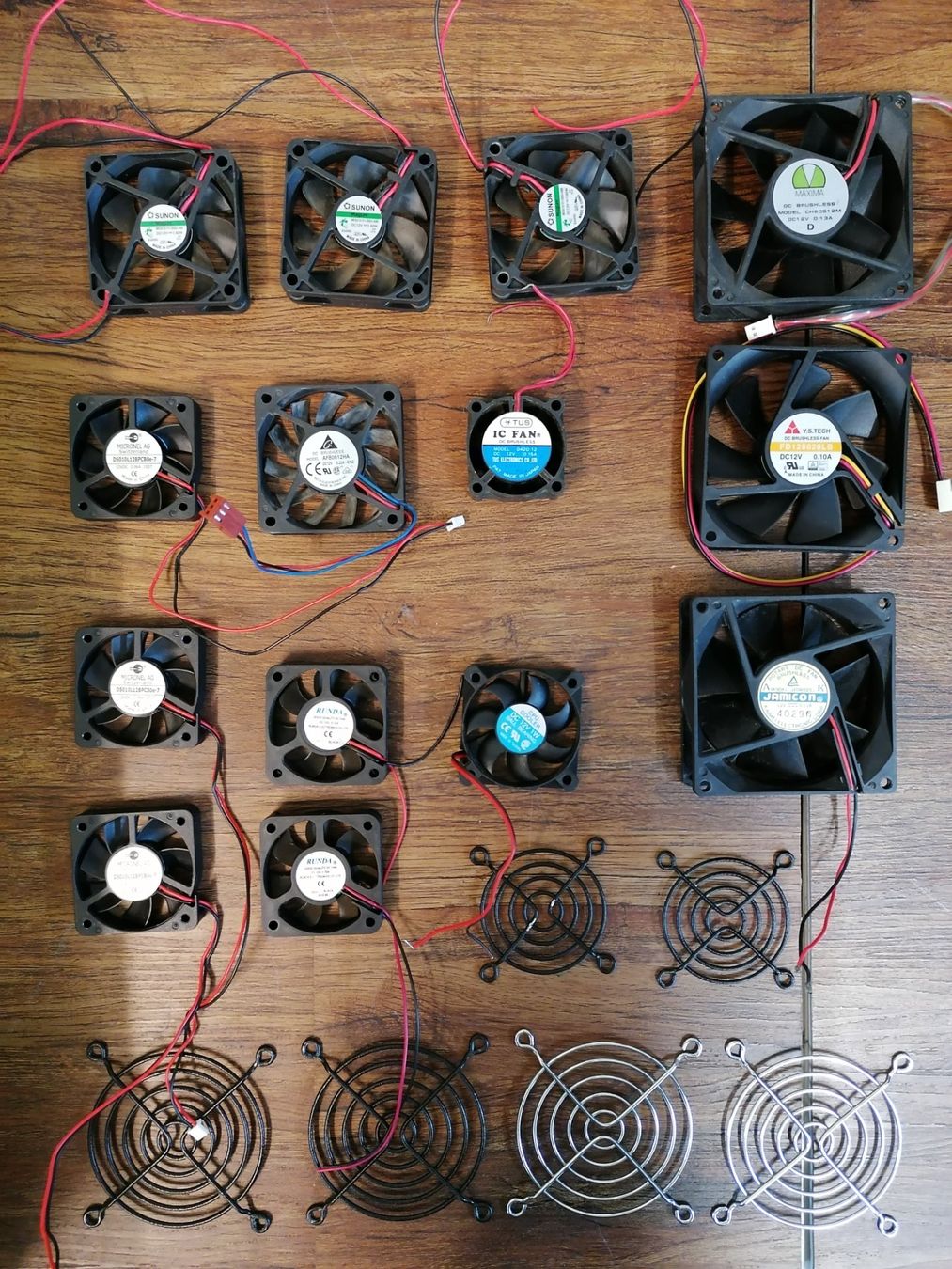 Ventilatori: Axiallüfter , Ventilatoren – Usato da Niedergösgen venduto da piccorx5
