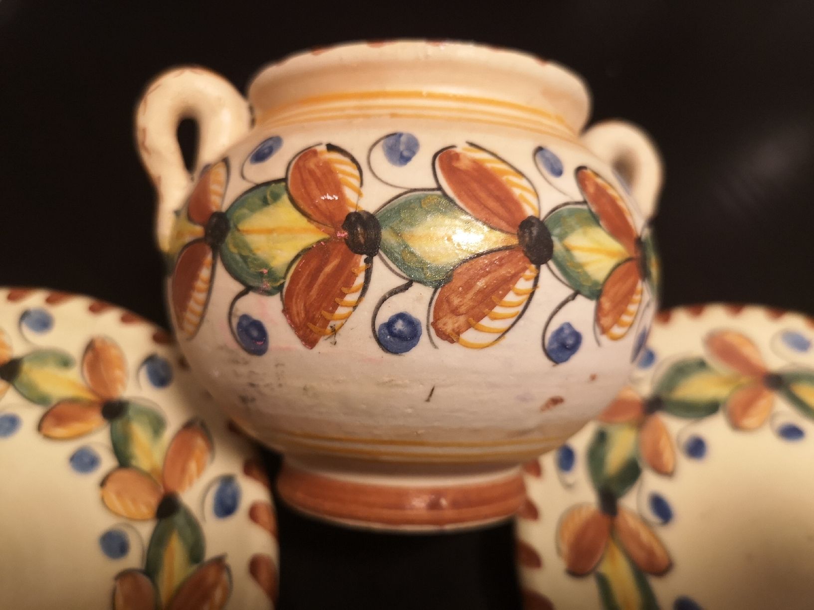 Tassen: Keramikteller mit kleiner Vase – Gebraucht aus Dietikon von aro_mr6l 4
