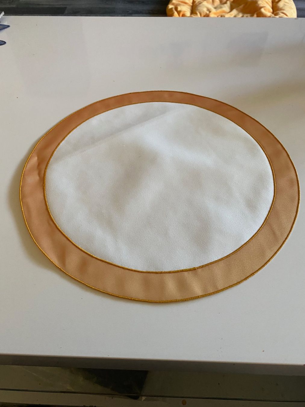 Sonstige Tischwäsche: Rundes Platzdeckchen 30cm – Gebraucht aus Allenwinden von Obalu