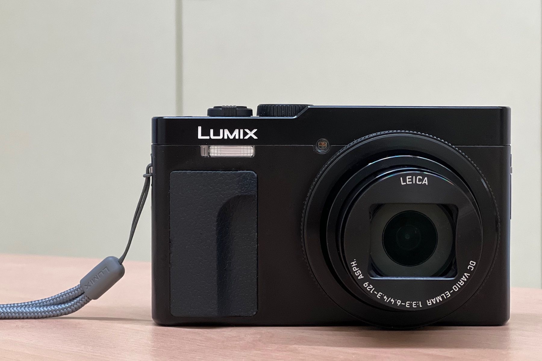Panasonic Fotocamera: Digitalkamera Panasonic Lumix DC-TZ99 – Usato da Unteriberg venduto da Stromli
