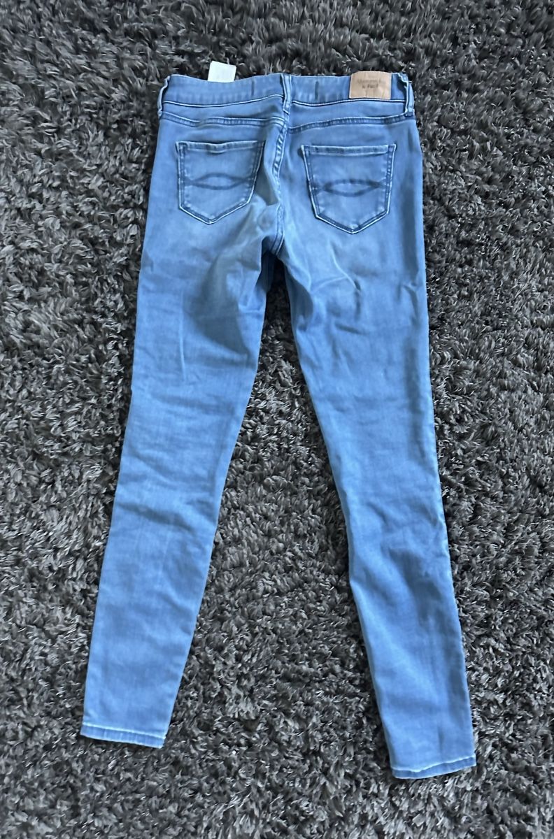 Abercrombie Jeans: Jeans von Abercrombie – Usato da Bolken venduto da viv_52qx 1