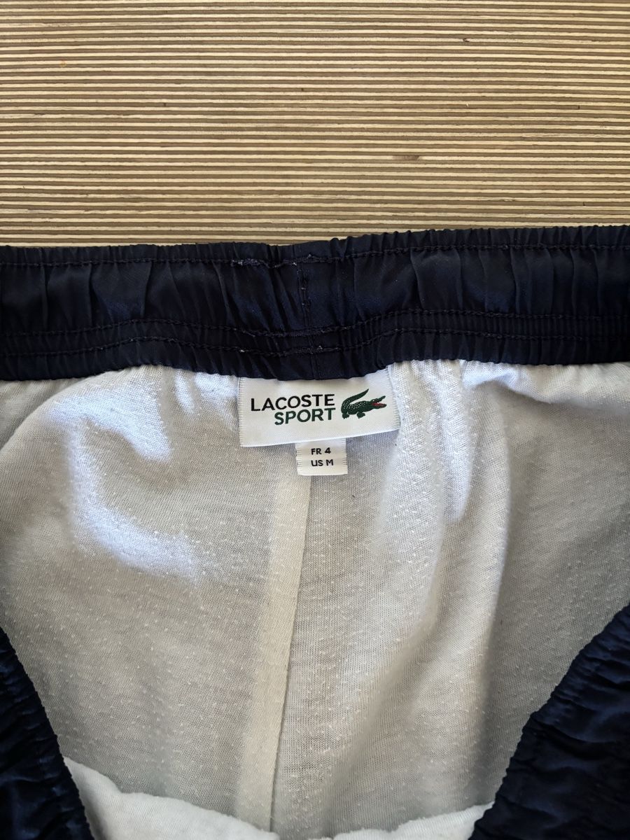 Lacoste Pantalons: Lacoste Shorts US M Dunkelblau – D'occasion à Bern par emski 1