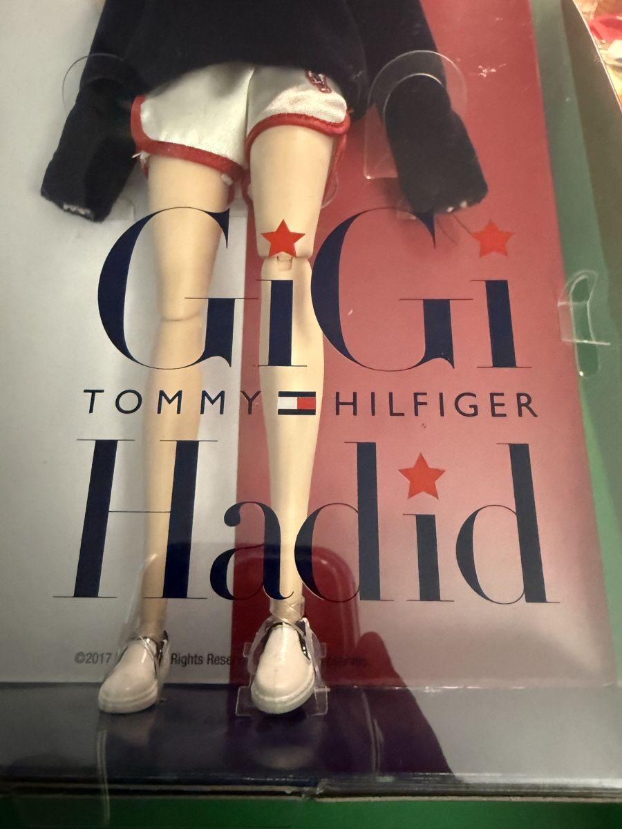 Poupées: Barbie collection Gigi Hadid – Neuf avec emballage d'origine à Chene bourg par Sysy77 2
