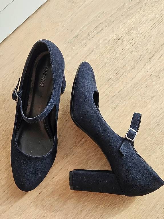 Chaussures femmes: Pumps der Grösse 37 – D'occasion à Spreitenbach par abo_6vxk 1