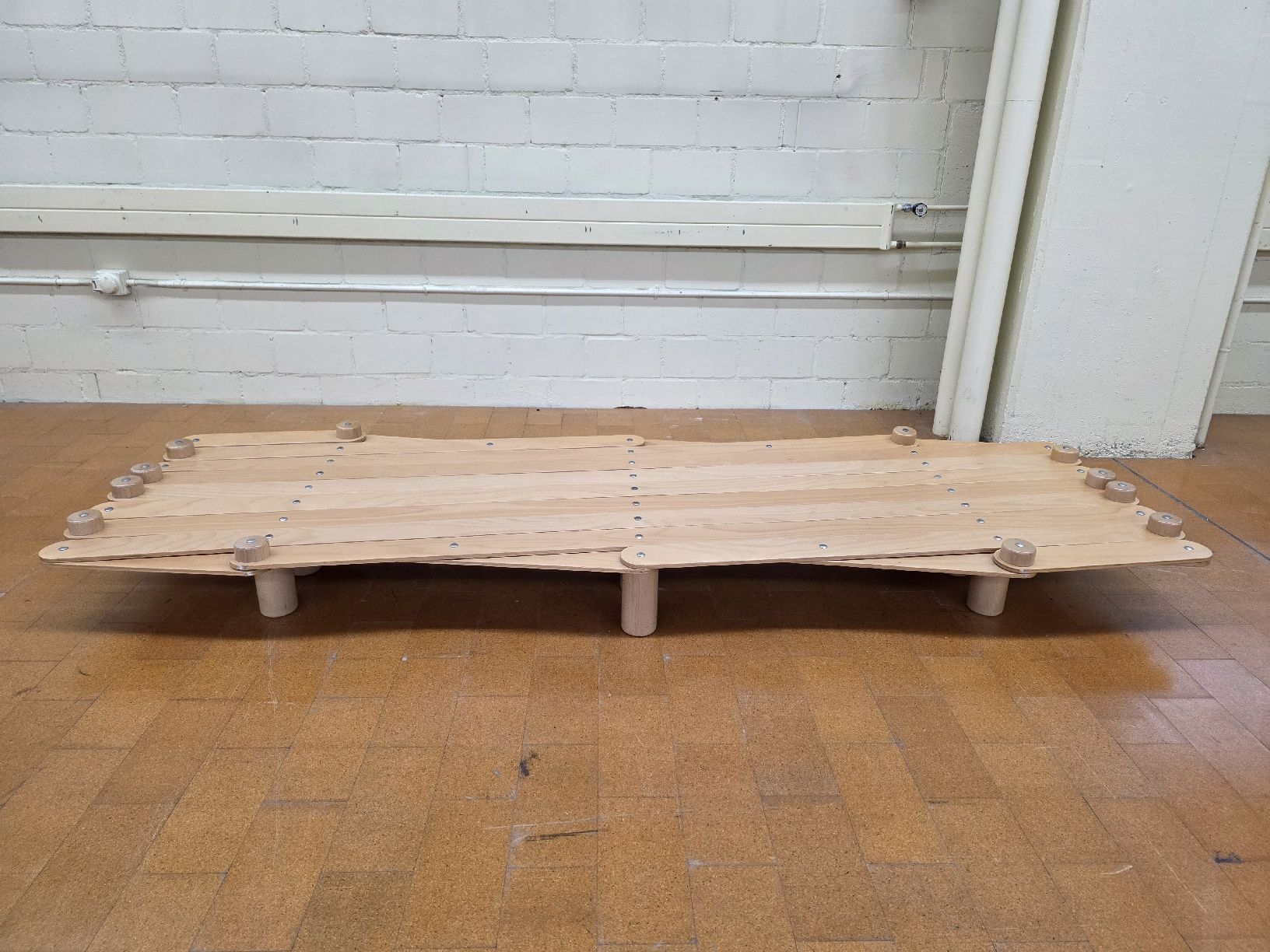 Thut Letti: Designer Bett Thut Scherenbett Modell 990 – Usato da Lichtensteig venduto da UsedINStore 1