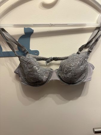 Soutien-gorge gris clair dentelle