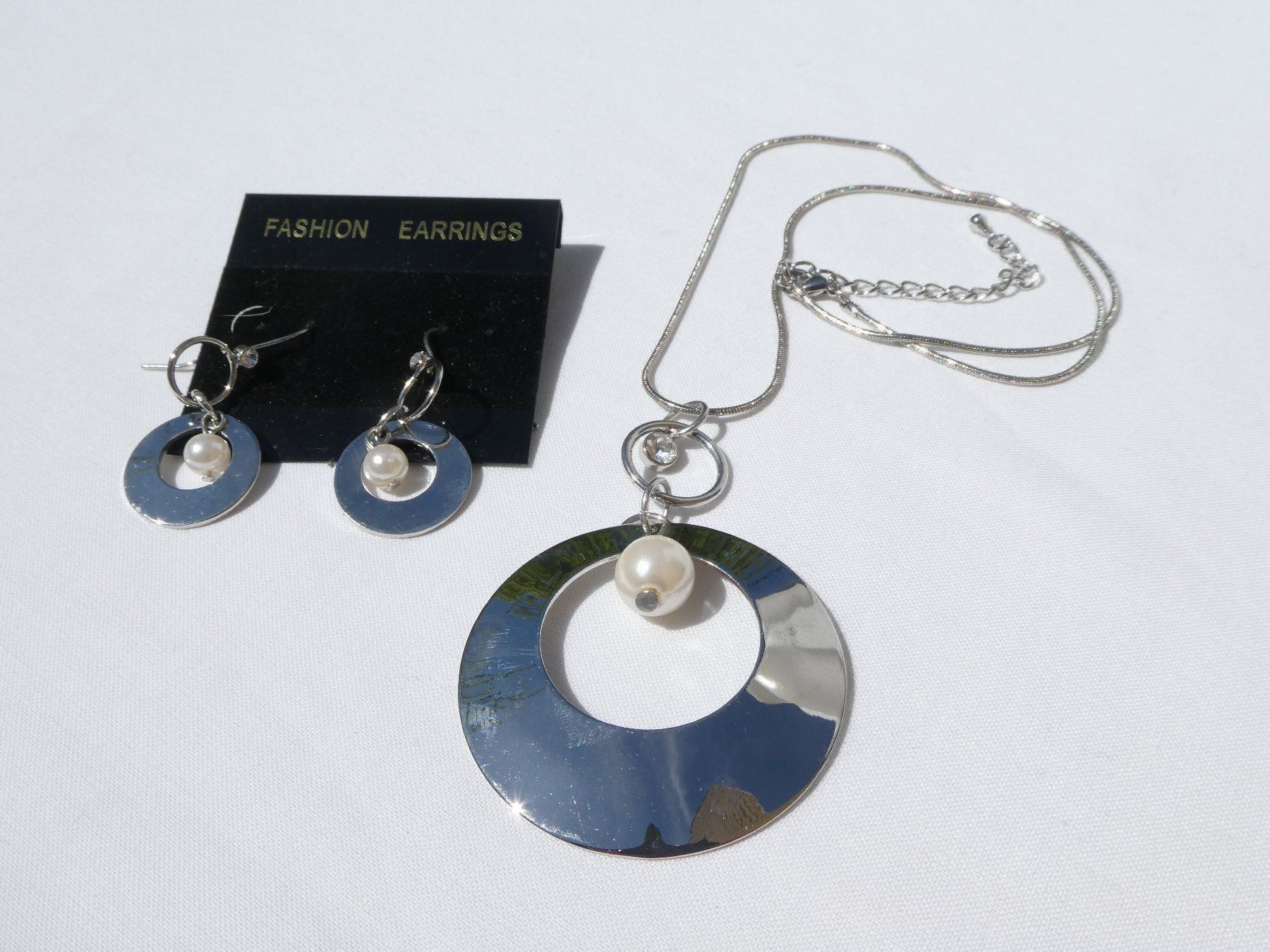 Autres bijoux: Kette mit Anhänger und Ohrringen / neu – Neuf (Voir description) à Gattikon par kaandooh