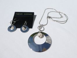 Kette mit Anhänger und Ohrringen / neu