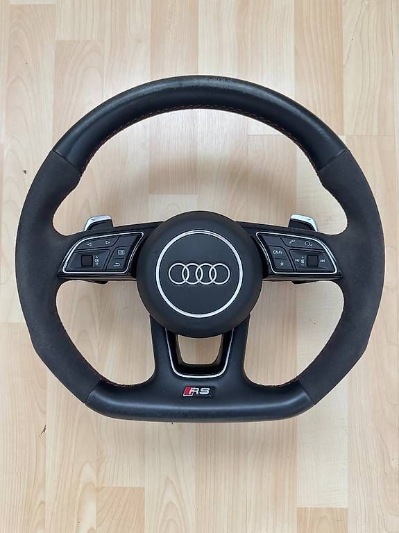 Audi Tutti pezzi di ricambio auto: Audi RS Lenkrad mit Airbag – Usato da Heimberg venduto da floorian23