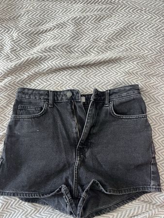 Short en jean gris Forever 21 taille 36 bon état