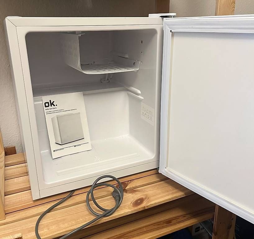 Kühlschrank: Mini frigo OK – Gebraucht aus Lausanne von Lemmy1916 1