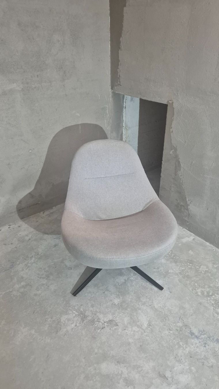 Fauteuils: Drehsessel in Hellgrau – D'occasion à Sargans par dan_9vrt