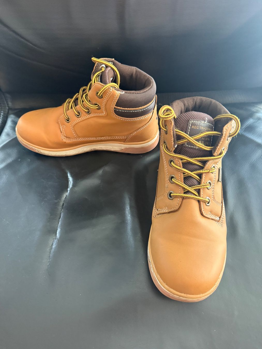 Scarpe per ragazzi: Sneaker high Gr.34 – Usato da Uetikon am See venduto da Fraufox1 1