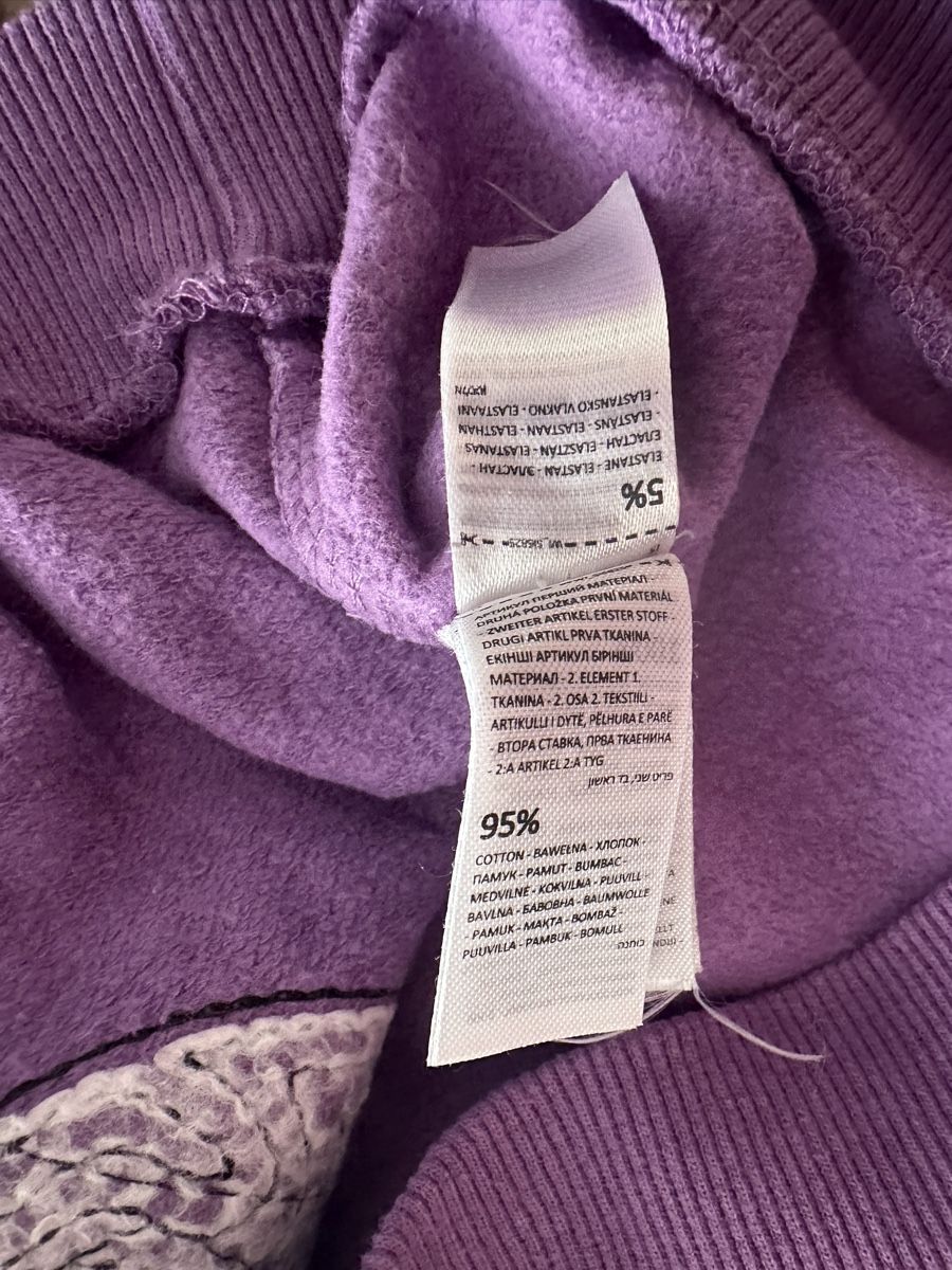 Maglioni & Felpe: Sinsay Disney Schneewittchen Pullover lila Grösse 104 – Usato da Safenwil venduto da Whoopie1 6
