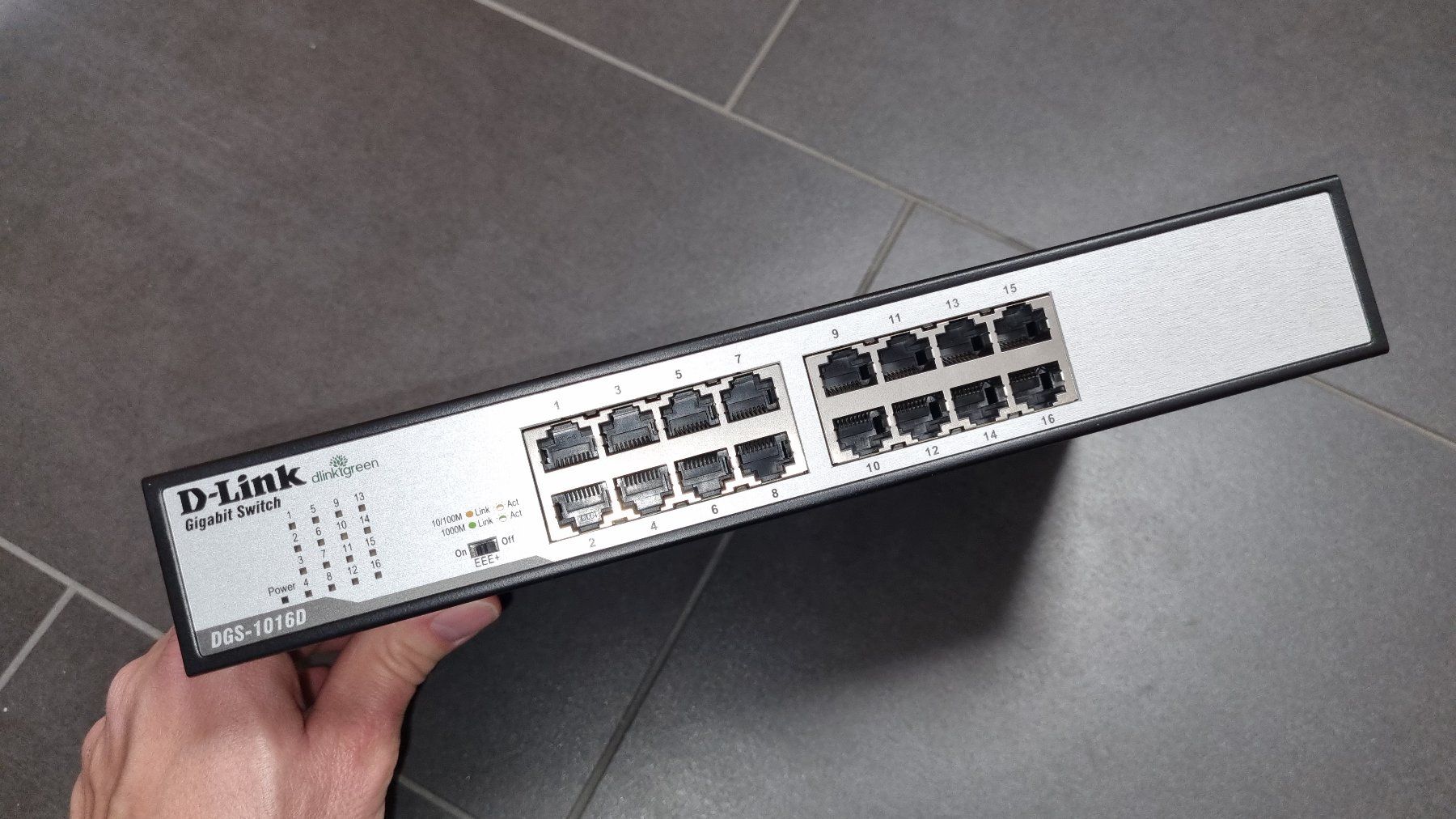Dlink Hubs & Switches: D-Link Gigabit Switch DGS-1016D – Gebraucht aus Rickenbach LU von Chamins