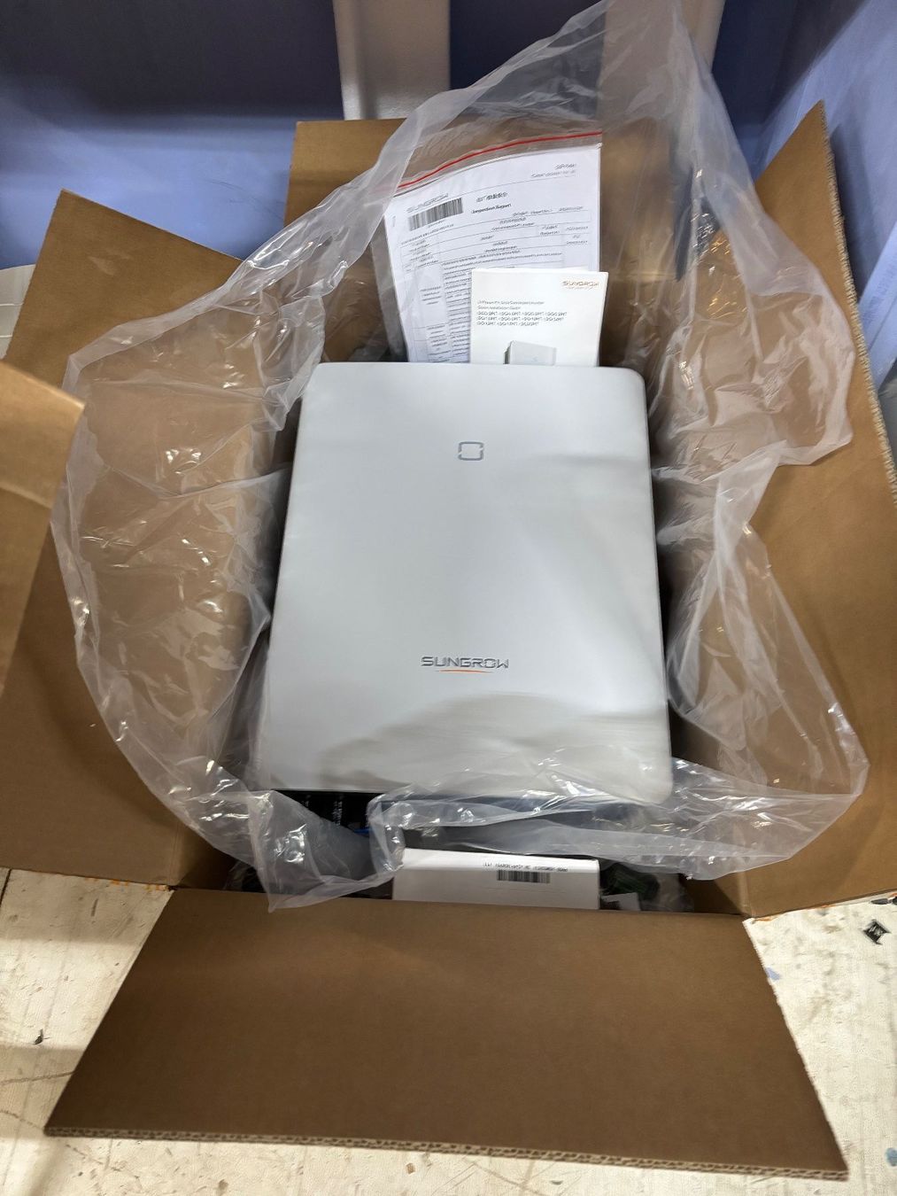 Wechselrichter: Wechselrichter – Neu und originalverpackt aus Attiswil von inf_zg89