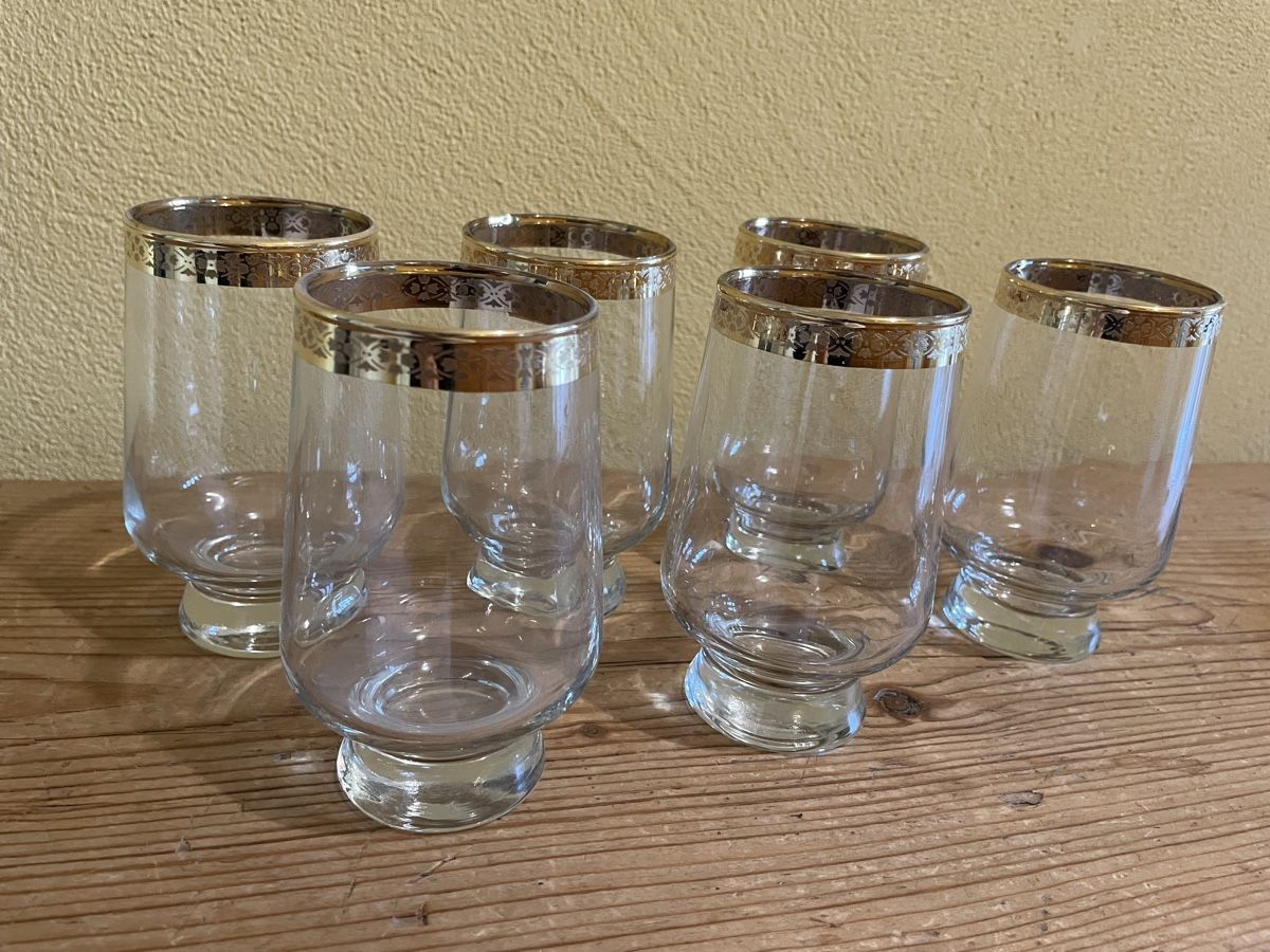 Gläser: 6 Gläser mit Goldrand – Gebraucht aus Siebnen von Starlauf