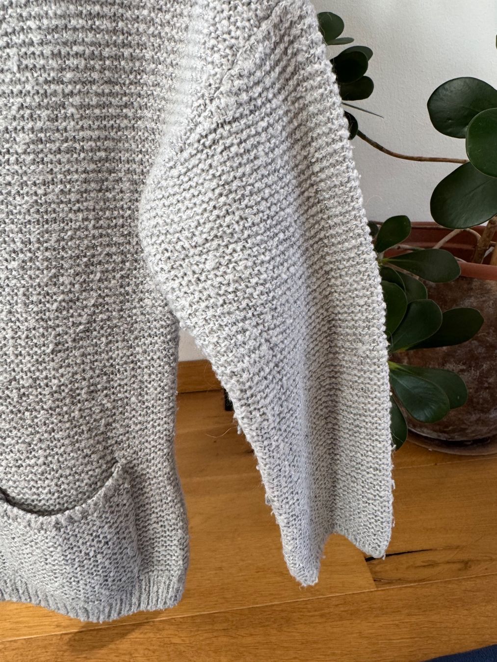 Vertbaudet Giacche & Cappotti: Strickjacke Vertbaudet grau Grösse 114cm gebraucht – Usato da Biel/Bienne venduto da linette78 2