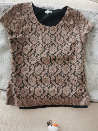 BLUSE AUS SPITZE, GR. 34, TAUPE