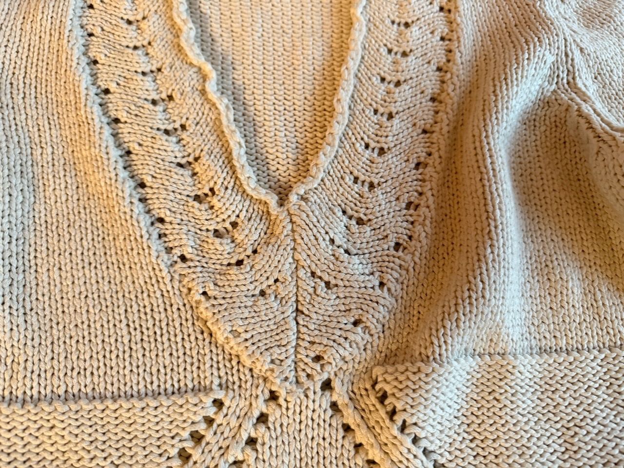 Maglioni & Felpe: kuscheliger Pullover in ecru, mit schönem Halsausschnitt, M – Usato da Winterthur venduto da ing_pd8f 5