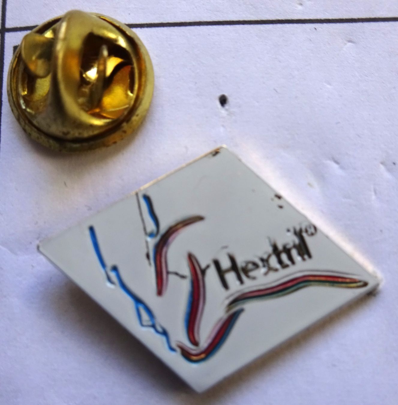 Plaquettes & Badges: Pin  HEXTRIL  Weiss – D'occasion à Utzenstorf par BUtter81