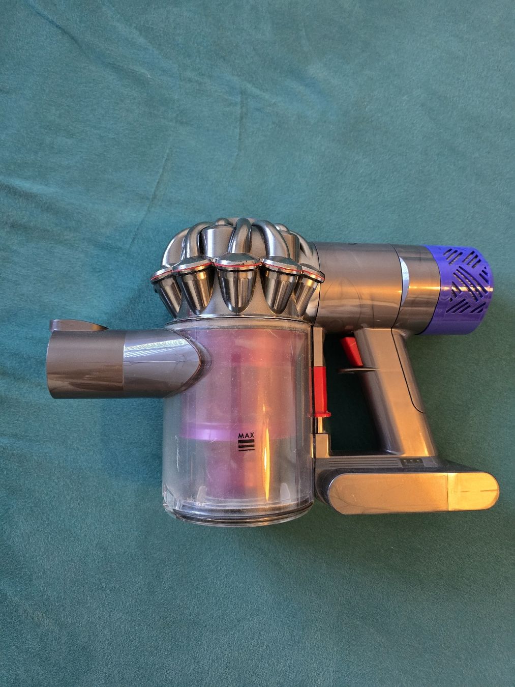 Dyson Aspirapolveri & Accessori: aspirateur Dyson V6 absolute+ – Usato da La Chaux-de-Fonds venduto da Elissa